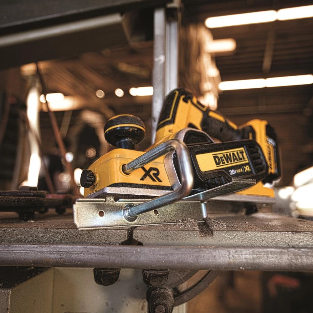 Best Pirce π DEWALT Planers XR 3.25-in W 20-volt Max Handheld Planer β 6 Best Pirce π DEWALT Planers XR 3.25-in W 20-volt Max Handheld Planer β - Image 6