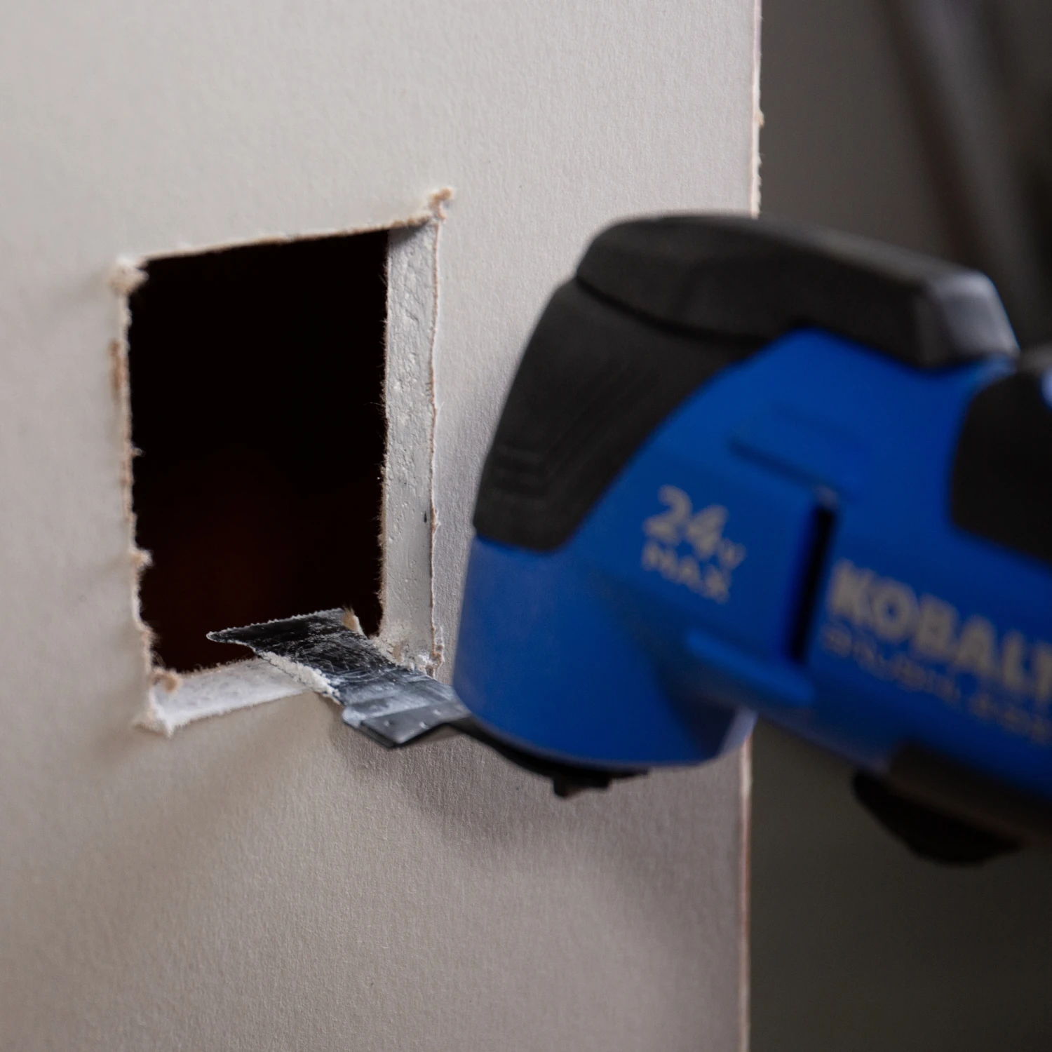 Deals π₯° Kobalt Oscillating Tool Kits 18-Piece Brushless 24-volt Max Variable Speed Oscillating Multi-Tool Kit with Soft Case π 8 Deals π₯° Kobalt Oscillating Tool Kits 18-Piece Brushless 24-volt Max Variable Speed Oscillating Multi-Tool Kit with Soft Case π - Image 8